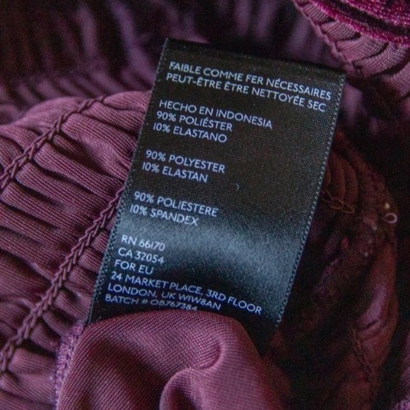 Urban outfitters small short puff sleeve smocked crushed velvet romper new - Picture 10 of 12